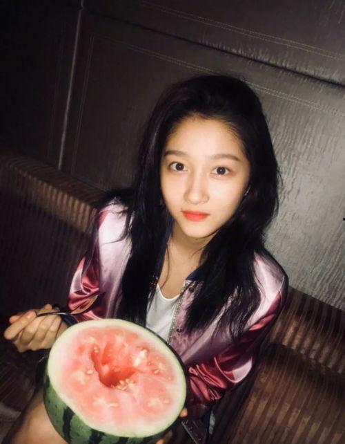 吃瓜网红拍照图片大全,趣味十足图片大全